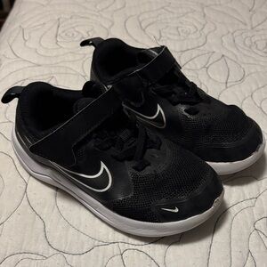 Nike toddler Black Sneakers size 10